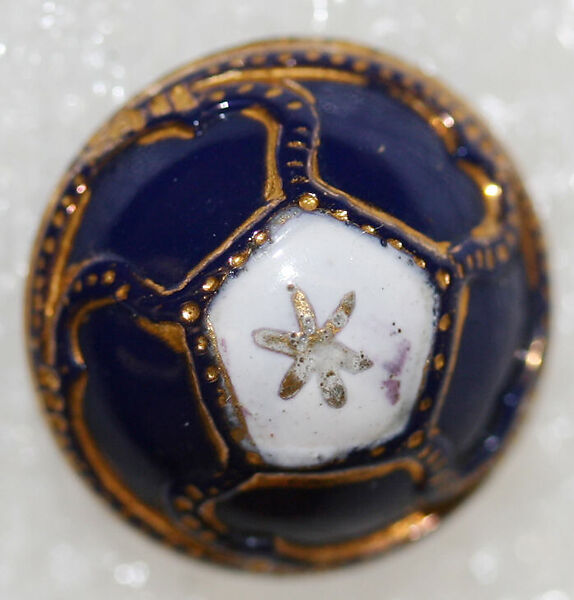 Button, glass, American or European