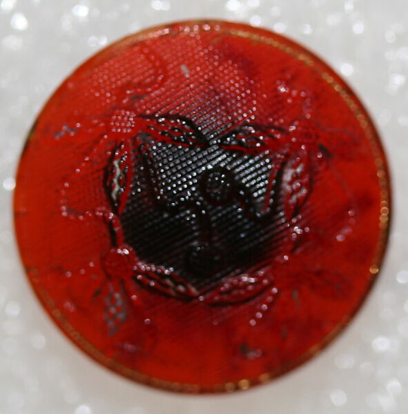 Button, glass, American or European