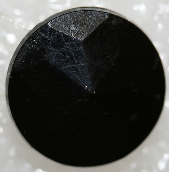 Button, glass, American or European