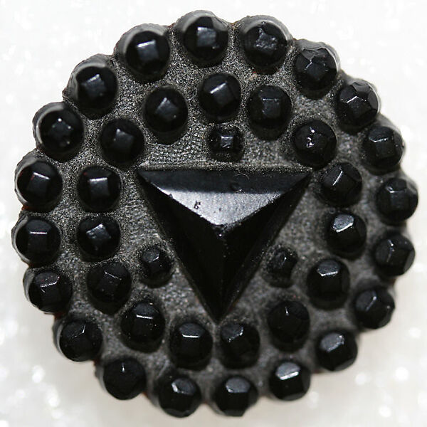 Button, glass, American or European