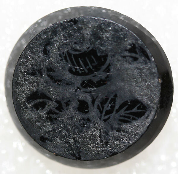 Button, glass, American or European
