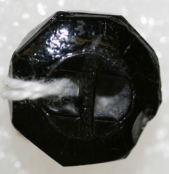 Button, glass, American or European