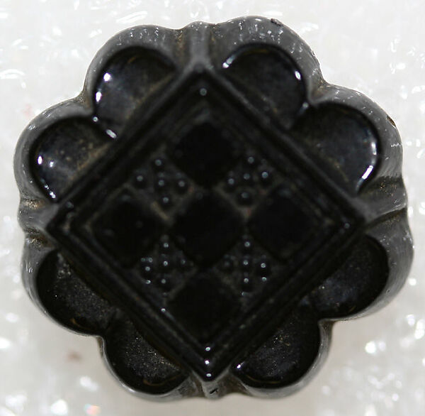 Button, glass, American or European