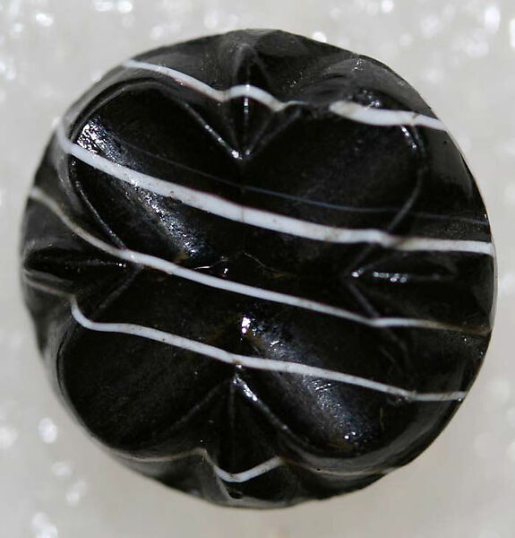 Button, glass, American or European