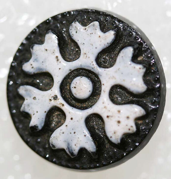 Button, glass, American or European