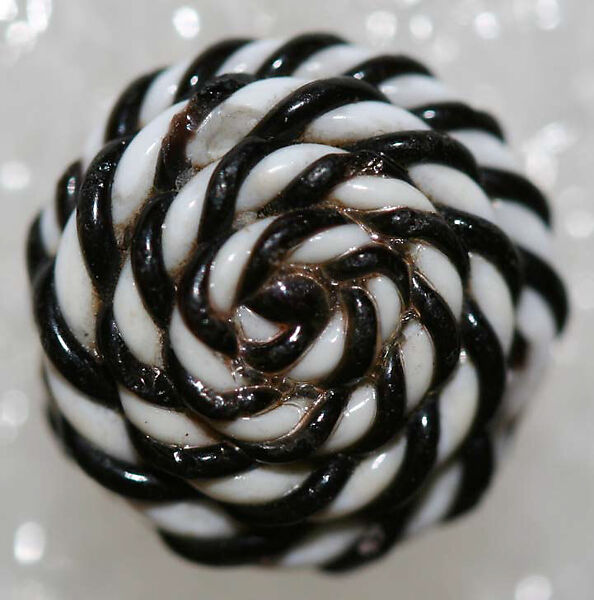 Button, glass, American or European