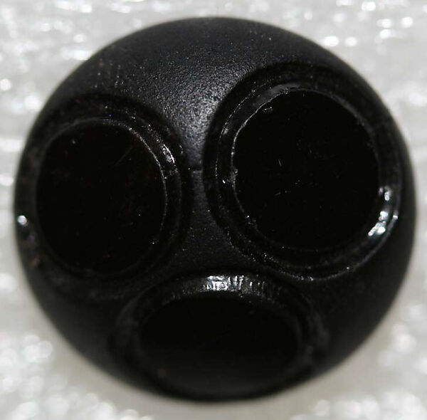 Button, glass, American or European