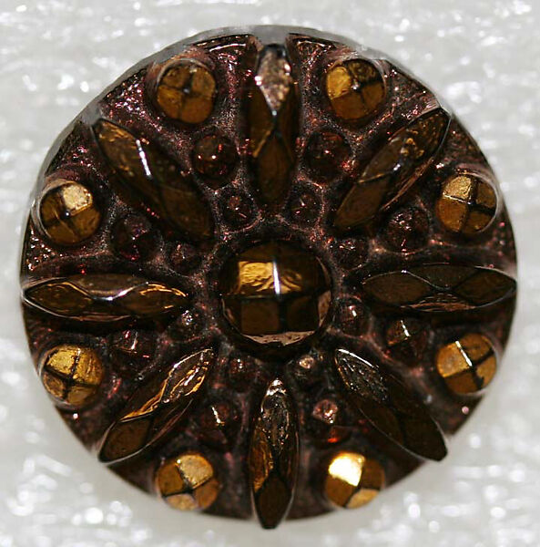 Button, glass, American or European