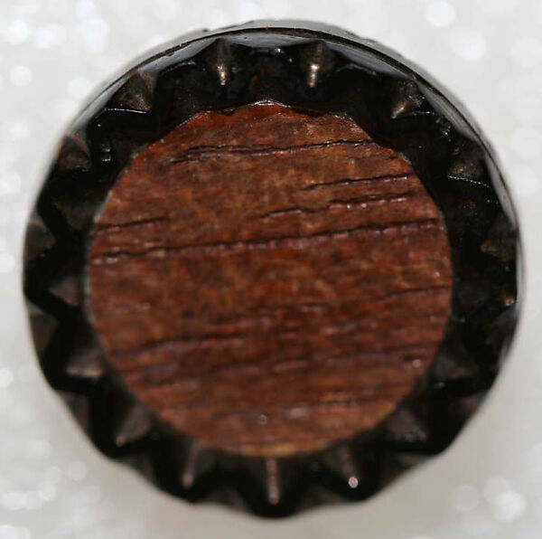 Button, glass, American or European