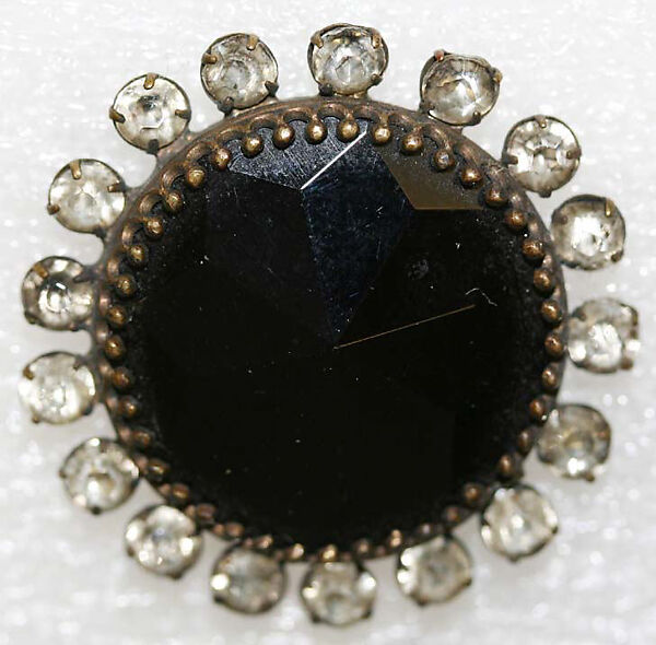 Button, glass, American or European