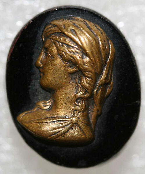 Button, glass, American or European