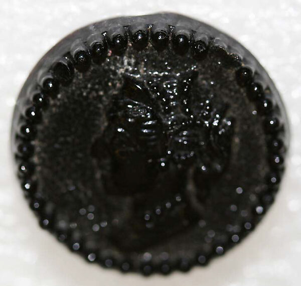 Button, glass, American or European