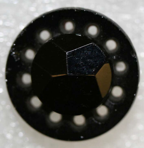 Button, glass, American or European
