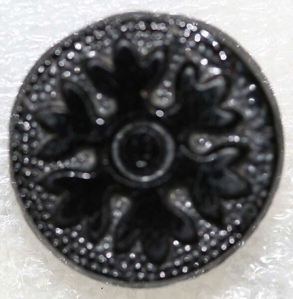 Button, glass, American or European