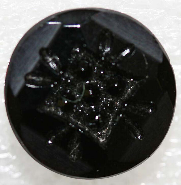 Button, glass, American or European