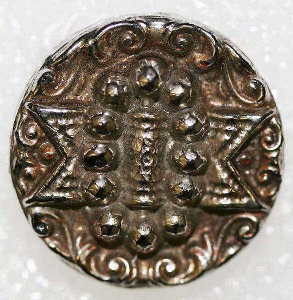 Button, glass, American or European