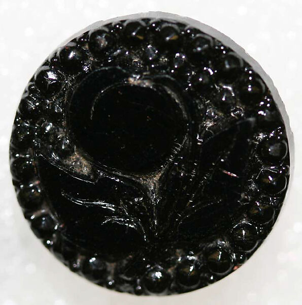 Button, glass, American or European