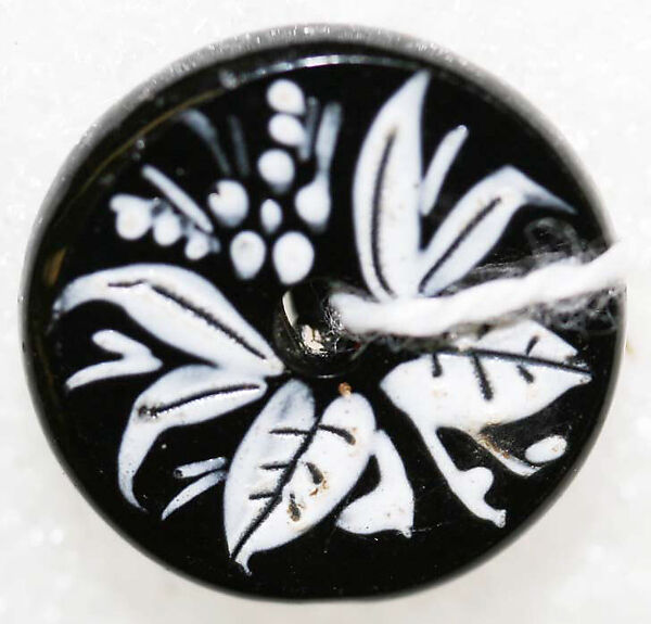 Button, glass, American or European