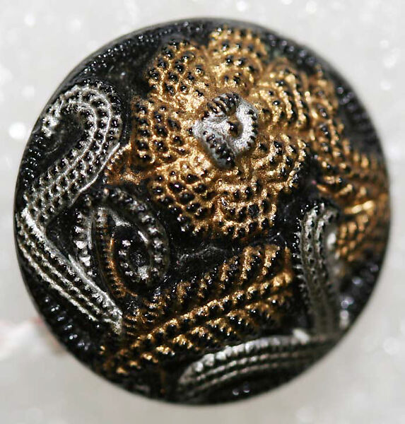 Button, glass, American or European