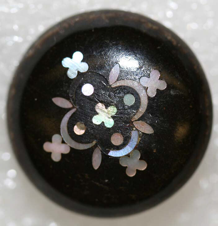 Button, horn, mother-of-pearl, paper, metal, British