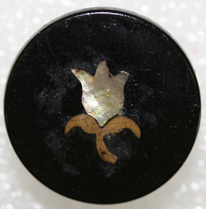 Button, horn, mother-of-pearl, paper, metal, British