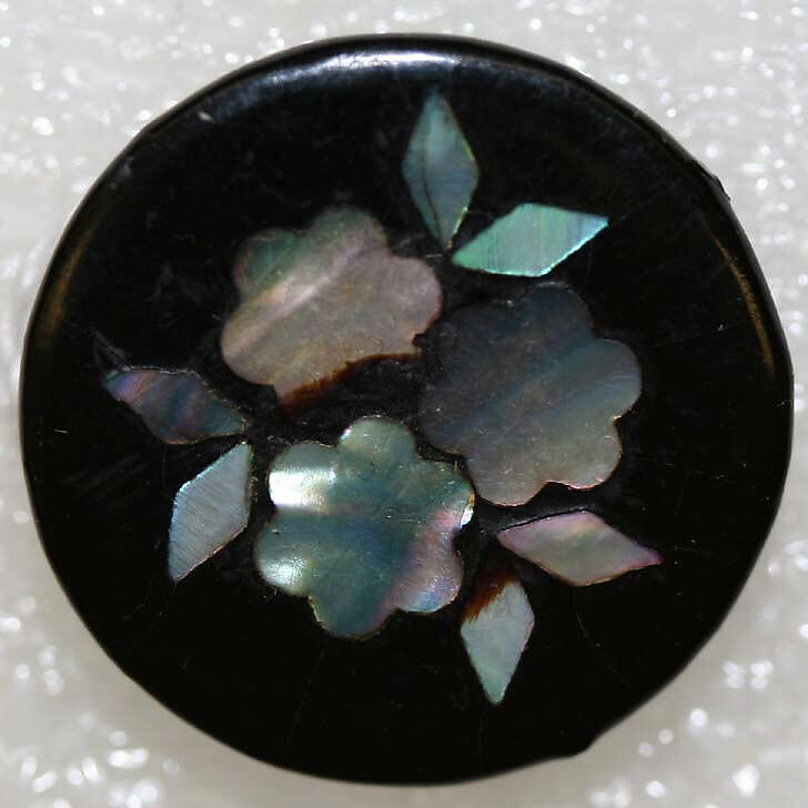 Button, horn, mother-of-pearl, paper, metal, British