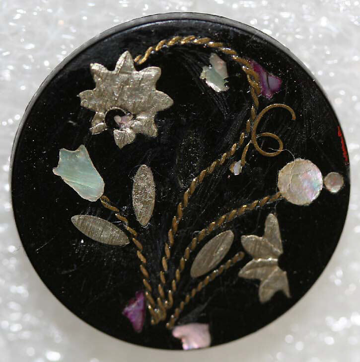 Button, horn, mother-of-pearl, paper, metal, British