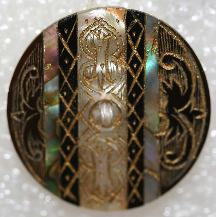 Button, horn, mother-of-pearl, paper, metal, British