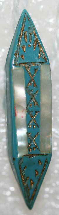 Button, horn, mother-of-pearl, paper, metal, British