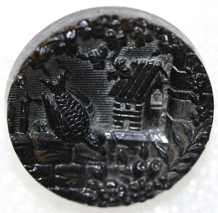 Button, horn, British