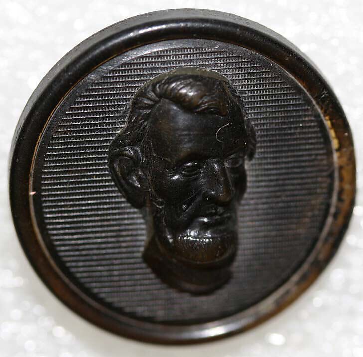 Button, horn, British