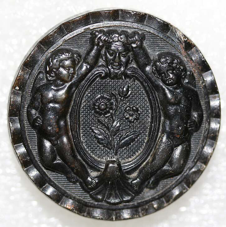 Button, horn, British