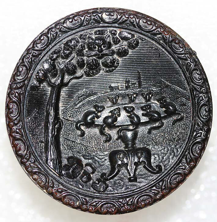 Button, horn, British