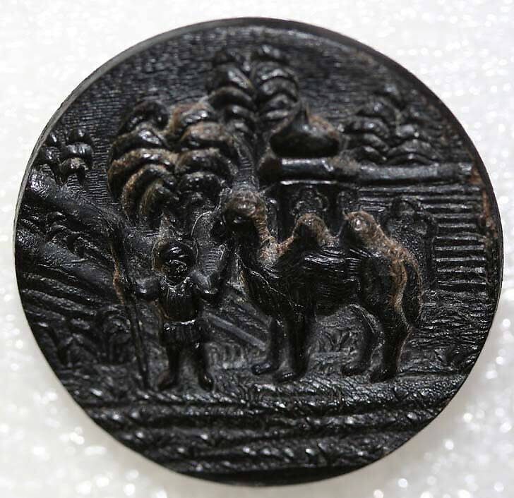 Button, horn, British