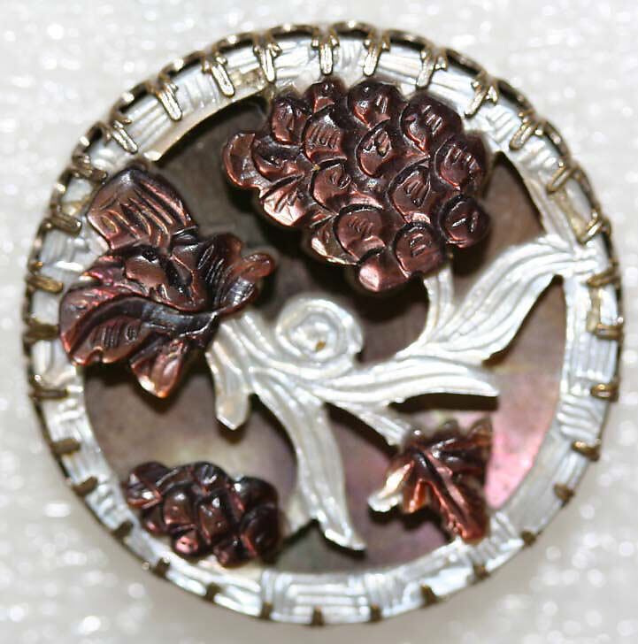 Button, mother-of-pearl, American or European