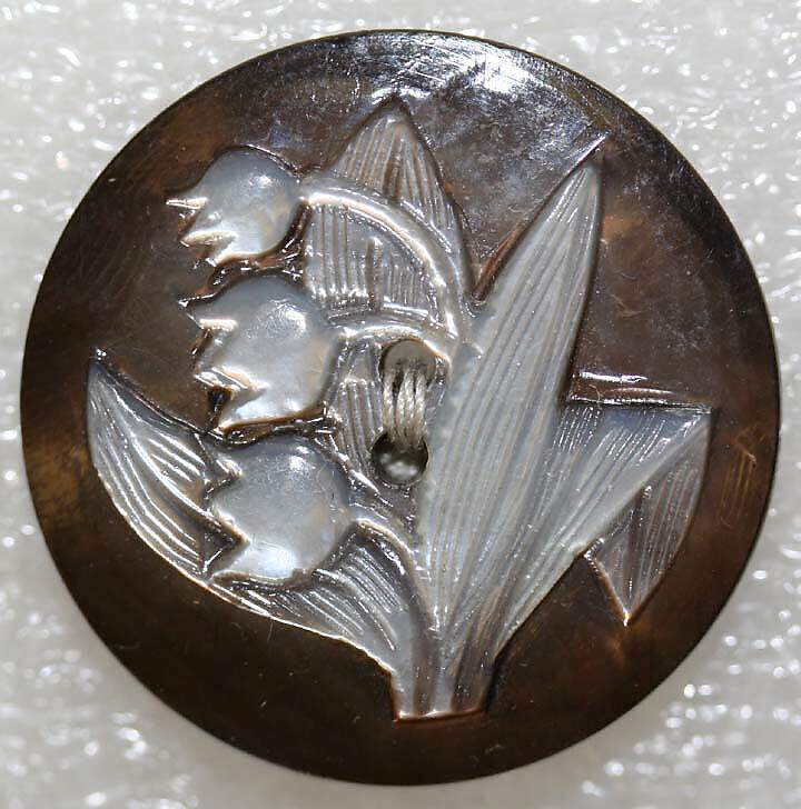 Button, mother-of-pearl, American or European