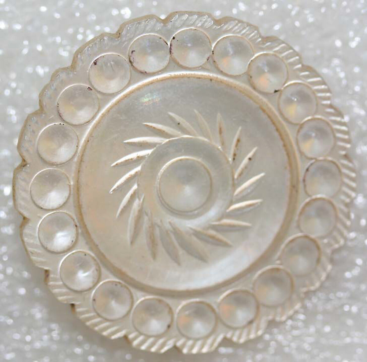 Button, mother-of-pearl, American or European