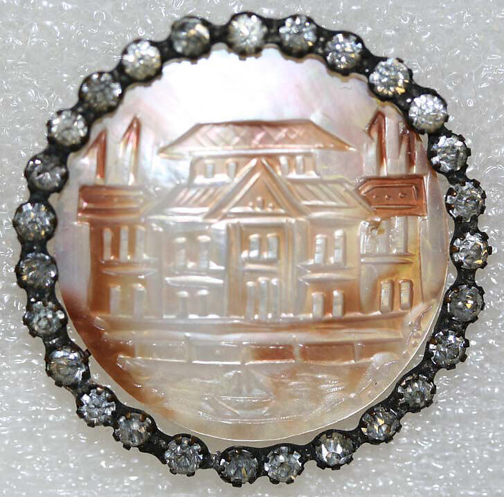 Button, mother-of-pearl, American or European