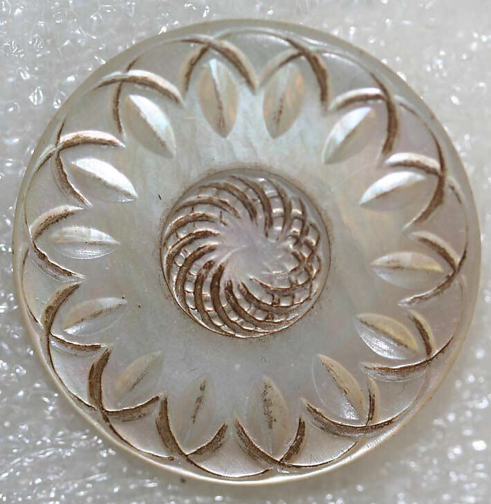 Button, mother-of-pearl, American or European