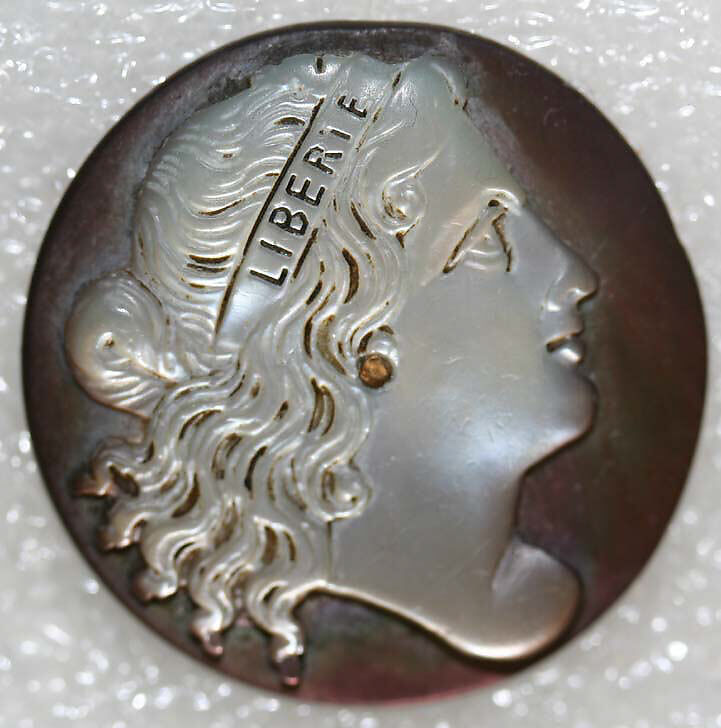 Button, mother-of-pearl, American or European