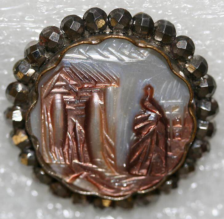 Button, mother-of-pearl, American or European