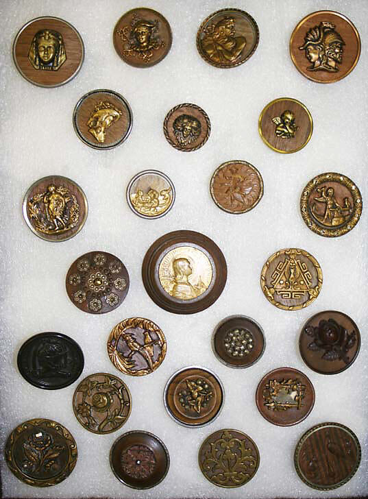 Button, metal, wood, British 