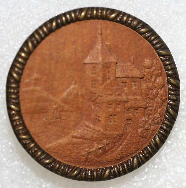 Button, wood, American or European