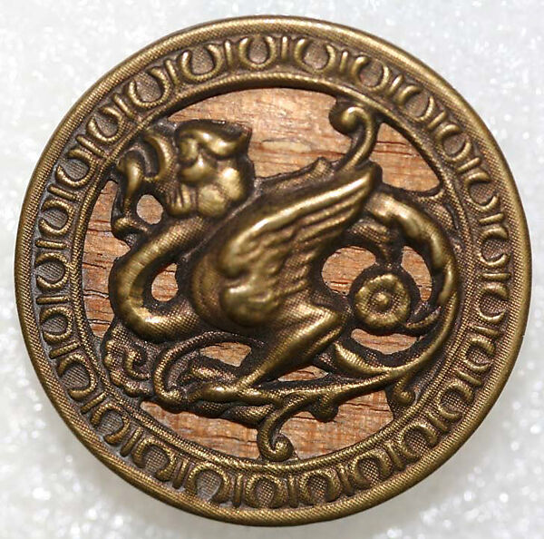 Button, wood, American or European