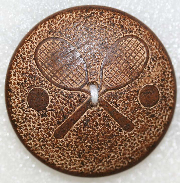 Button, wood, American or European
