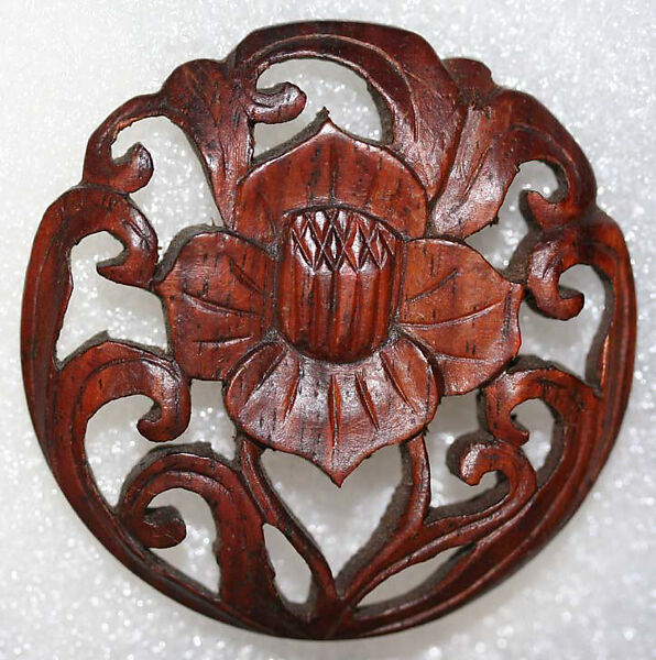 Button, wood, American or European