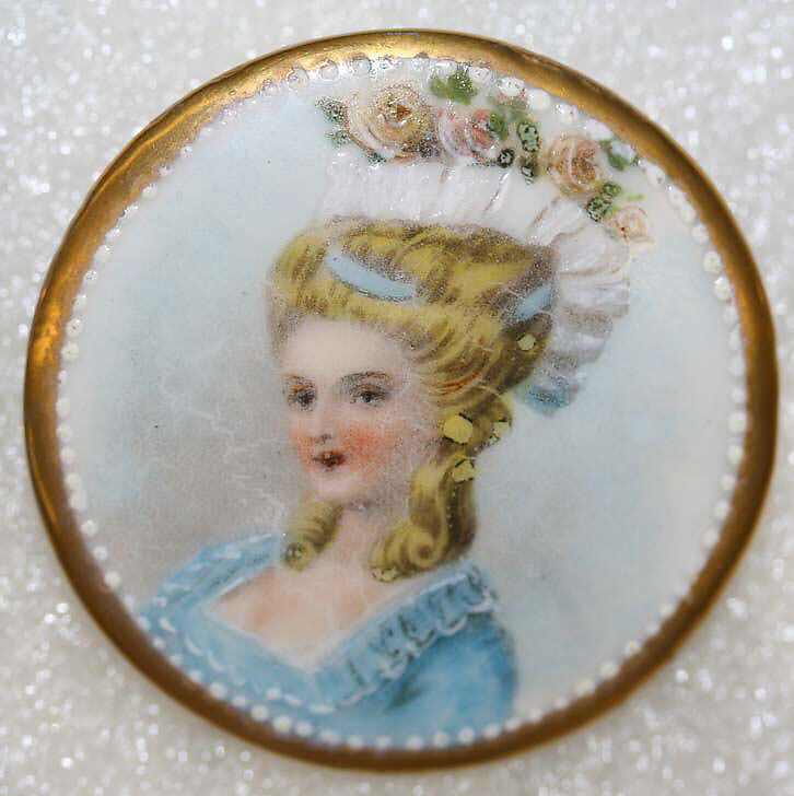 Button, porcelain, British