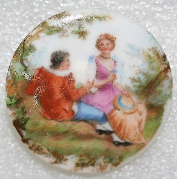 Button, porcelain, American or European