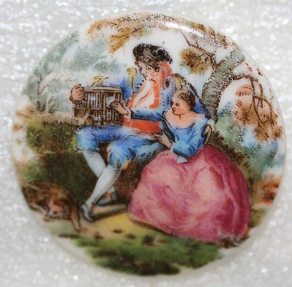 Button, porcelain, American or European