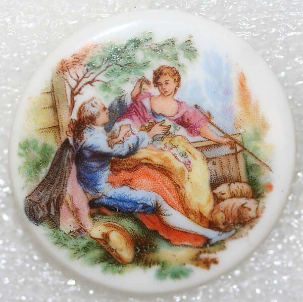 Button, porcelain, American or European